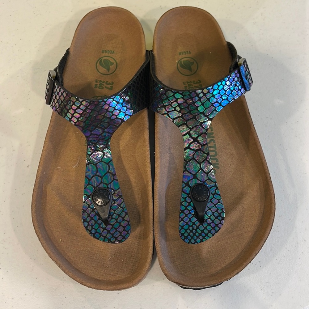 Gizeh Vegan Thong Sandal
BIRKENSTOCK 37 SHINY SNAKE BLACK MULTI
